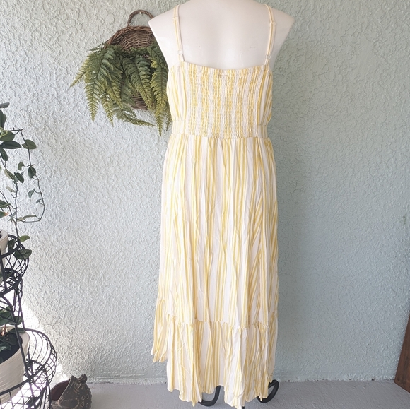 Torrid Dresses Torrid Maxi Seersucker Tiered Dress yellow and white  Size3 - Picture 7 of 11